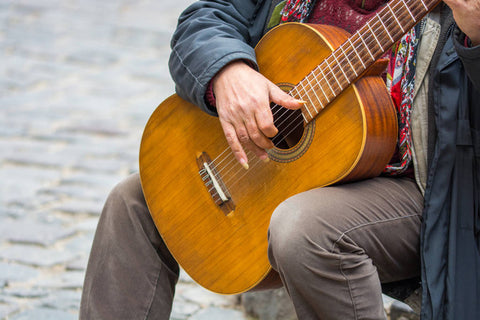 How to play Fingerstyle Guitar: Techniques and Tips