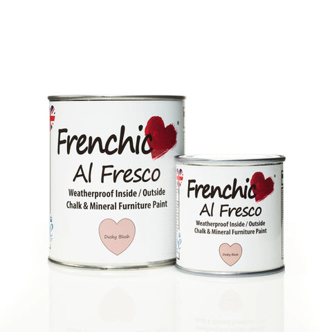 Kestävä maali keraamisille laatoille ja keittiönkaappien maalaukseen Al Fresco Frenchic Paint sarjasta.