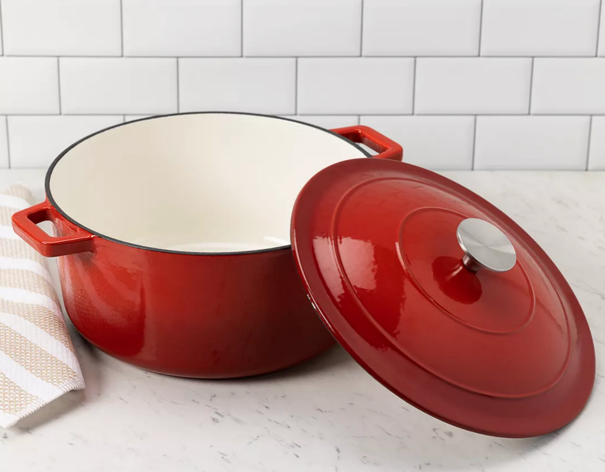 Berkley Jensen 6 Qt Enamel Cast Iron Dutch Oven Red 6 Qt — 