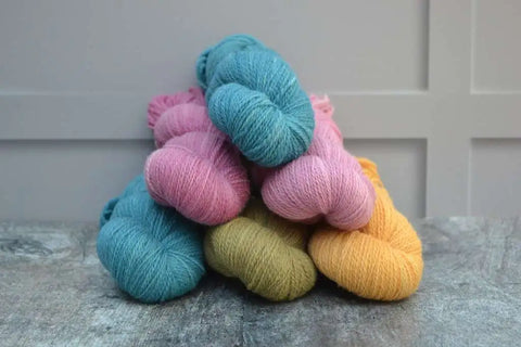 Hand dyed yarn UK, dyed only with natural dyes 2