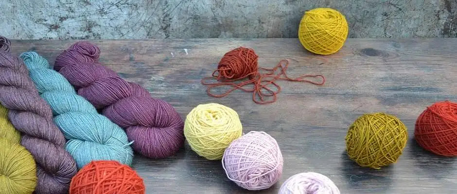 Indie Yarn Dyers UK. Hand dyed yarn, dyed only with natural dyes.