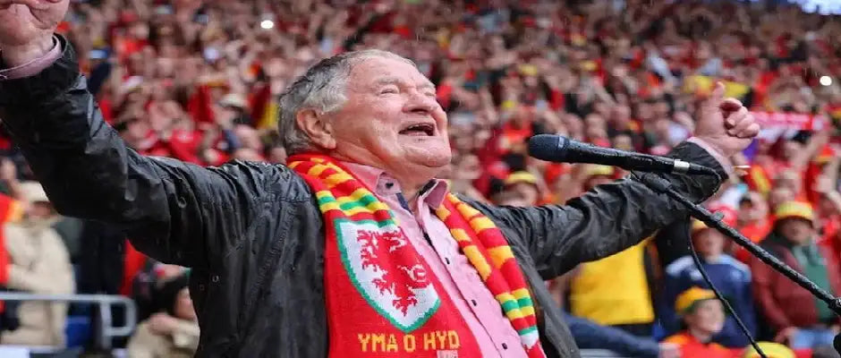Yma o Hyd Lyrics
