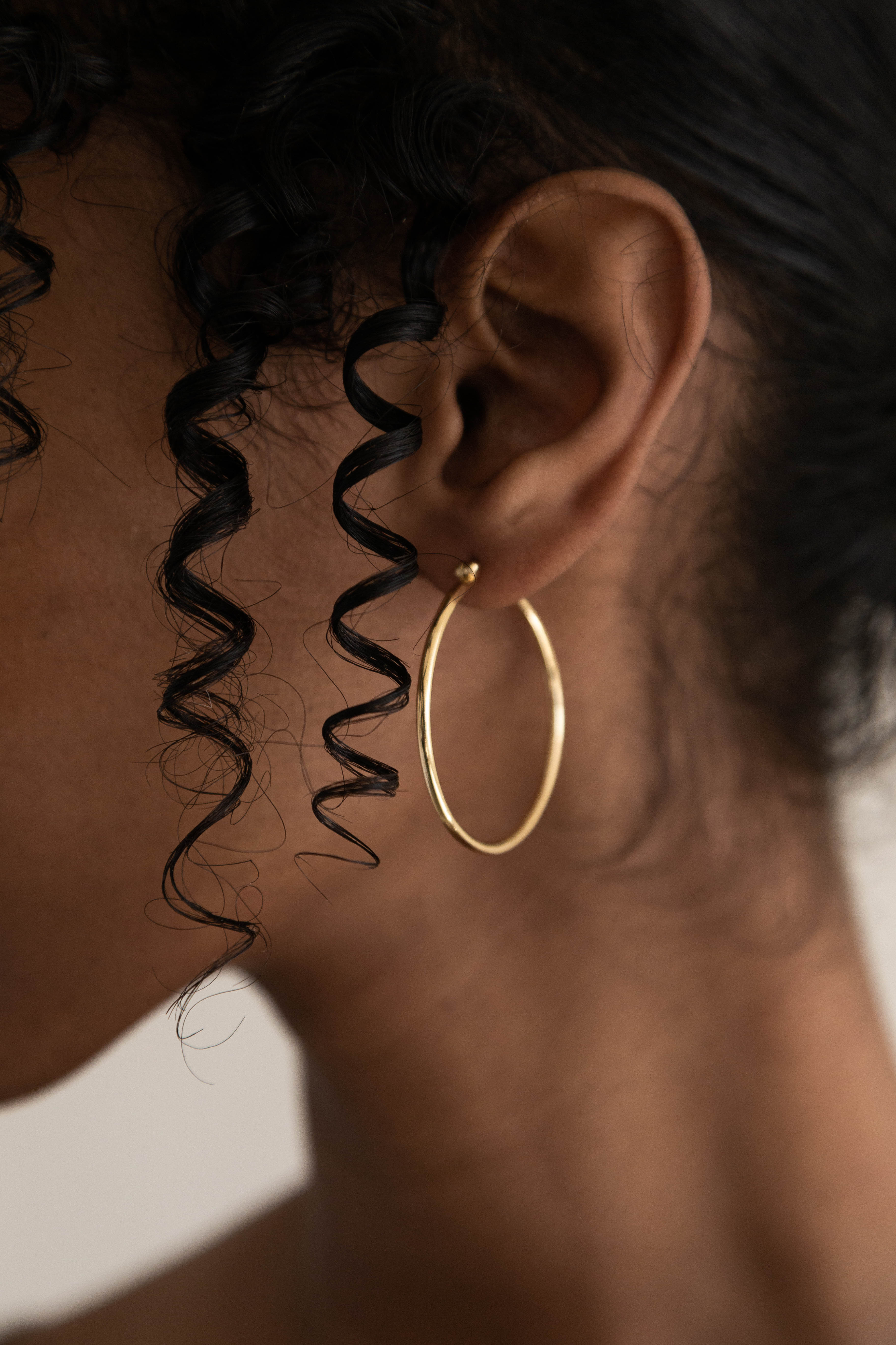 Bailey Hoop Earrings in Vermeil