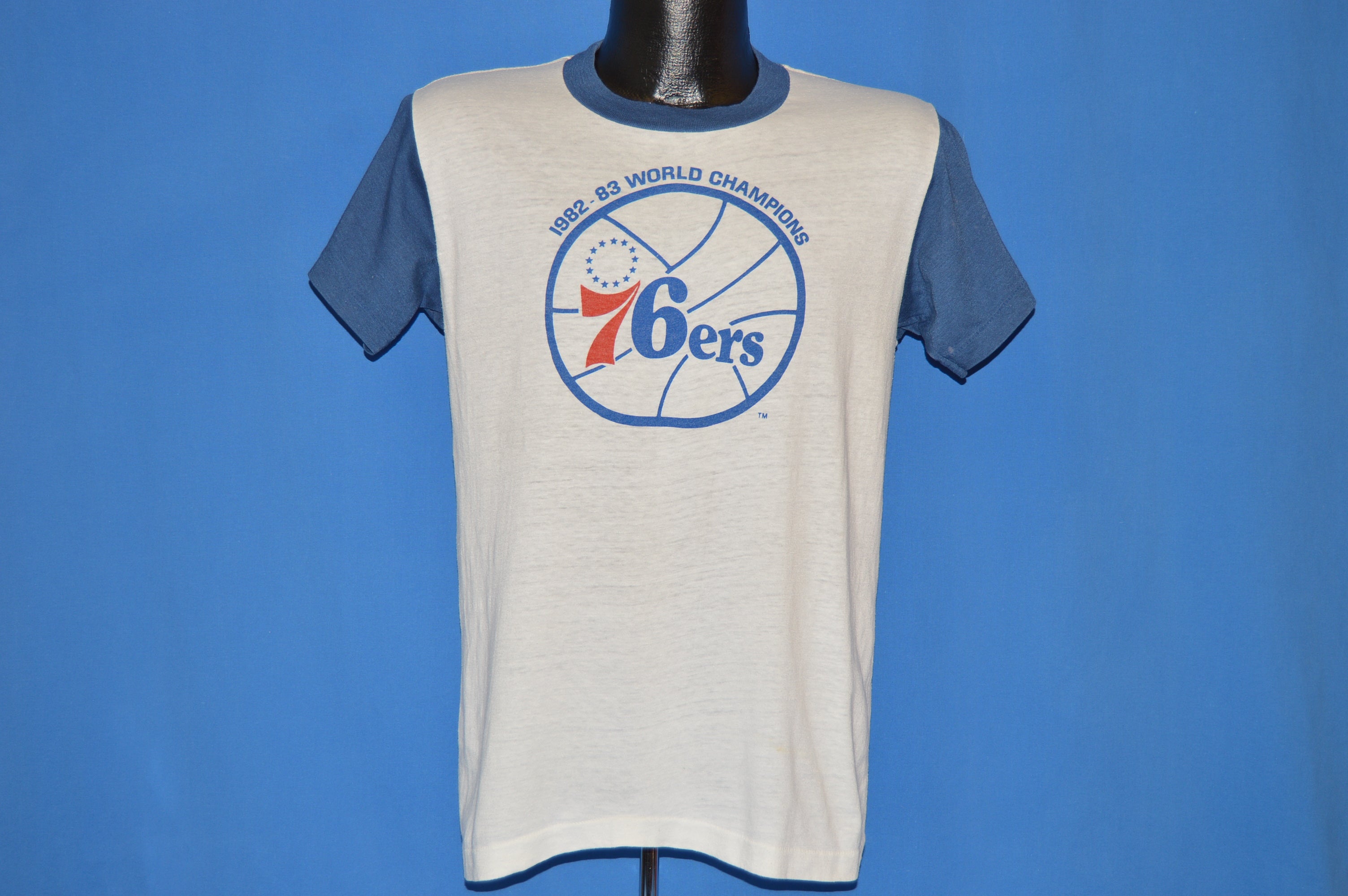 80s Philadelphia 76ers 1983 World Champs t-shirt Medium - The Captains ...