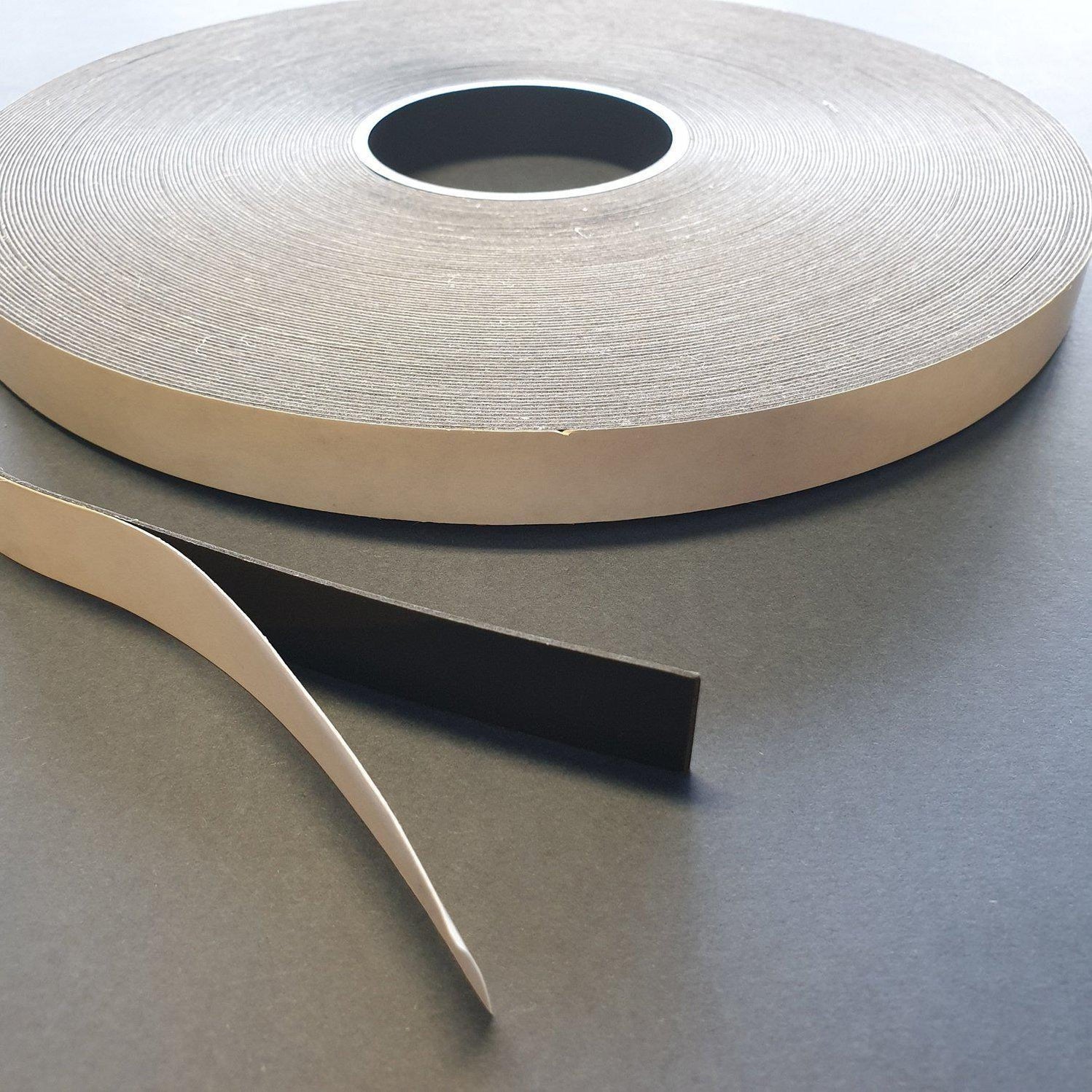 best double sided tape for outdoors