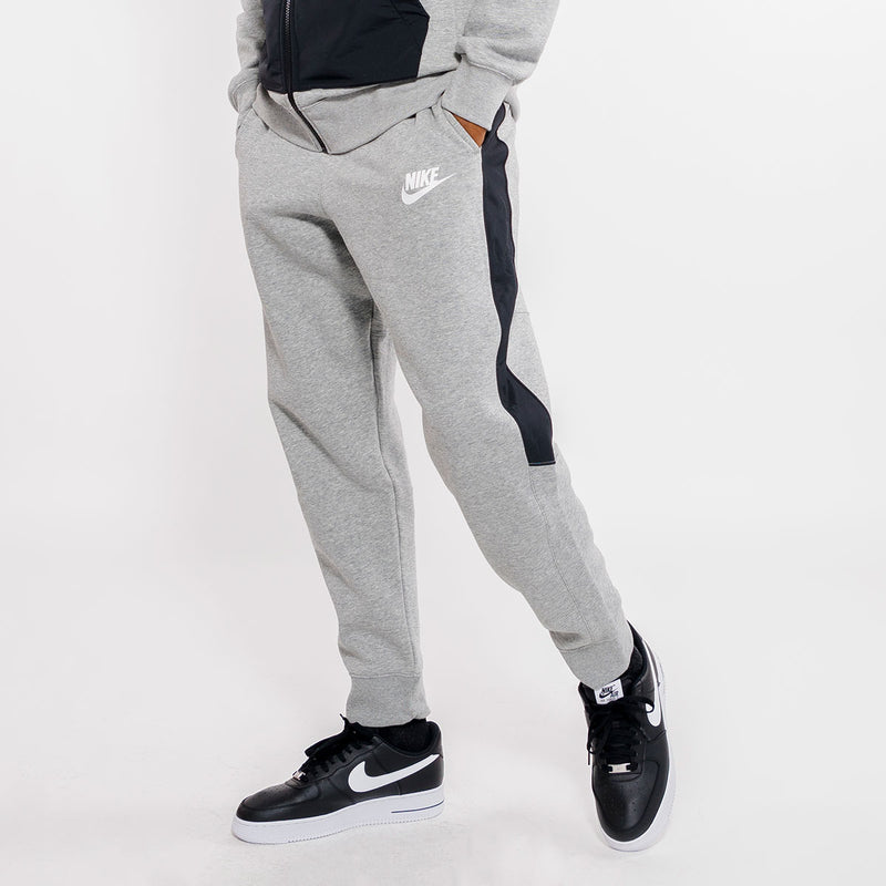 nike hybrid joggers in black