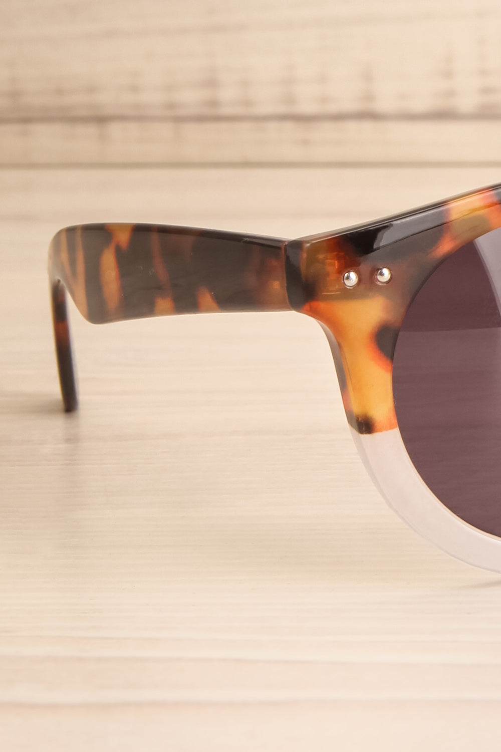 brown wayfarer sunglasses