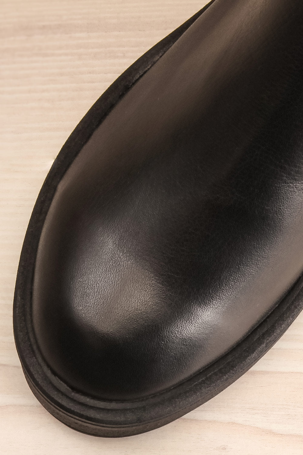 Rurrena Black Chelsea Leather Boots | La petite garçonne