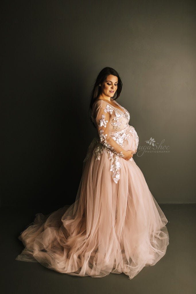 lace maternity gown for photoshoot