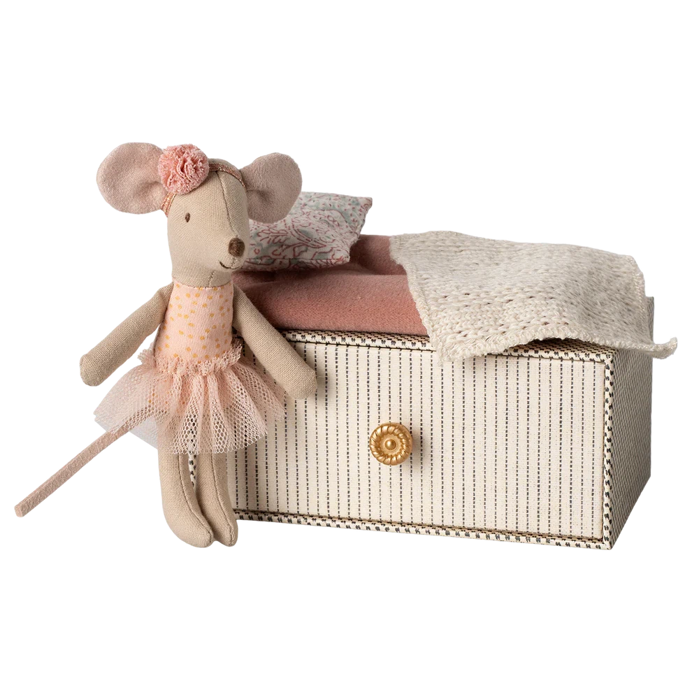 Maileg dance mouse little sister in daybed
