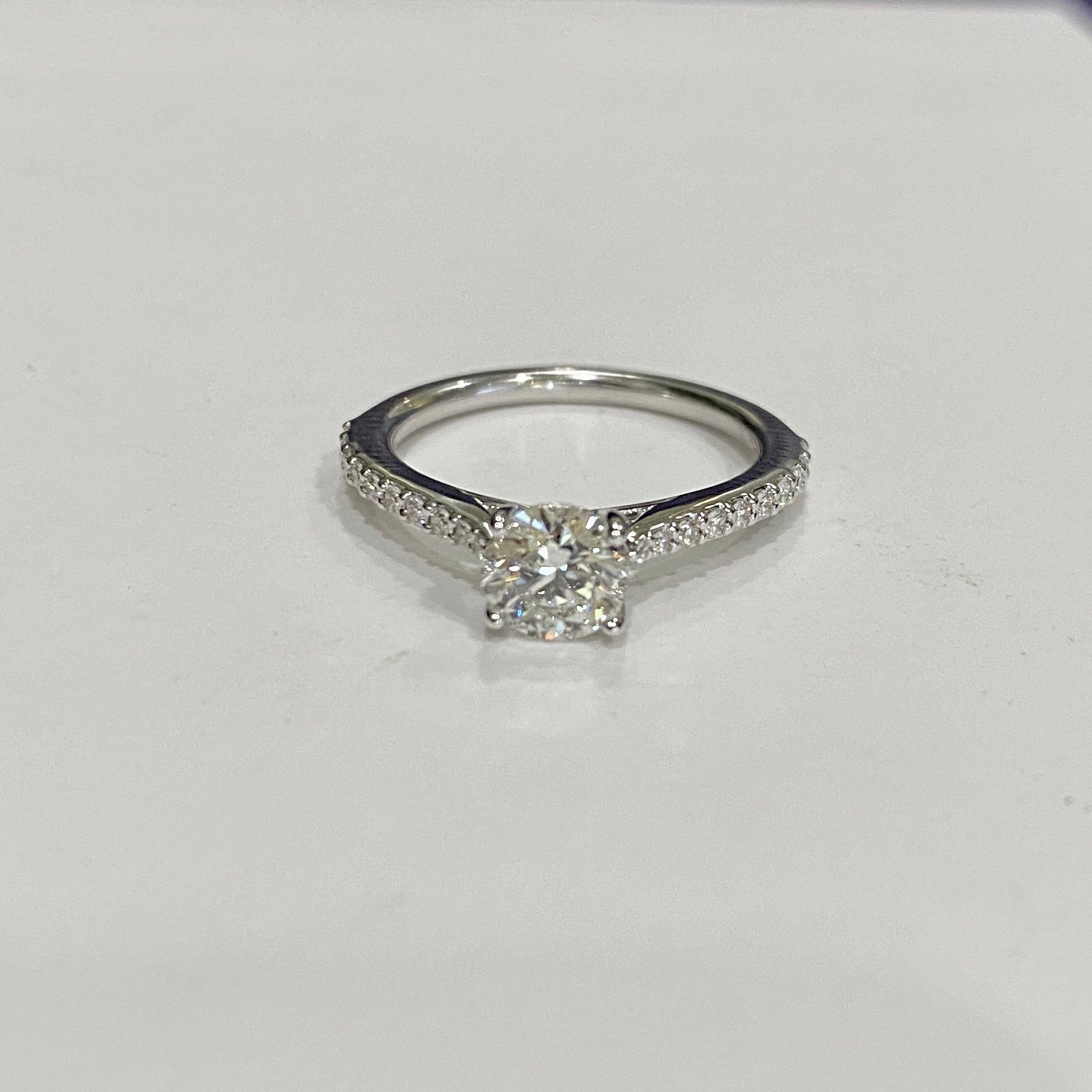 Hearts On Fire Camilla 18K WG diamond ring with 0.71ct I/VS2