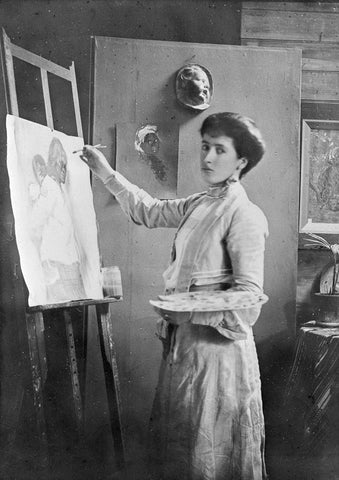  Frances Hodgkins painting in her studio in Bowen Street, Wellington, circa 1905.