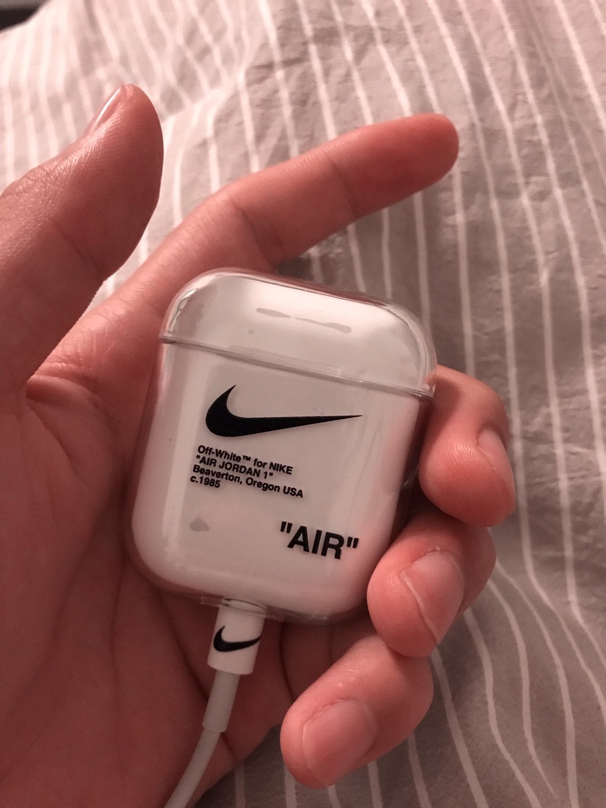 cover airpods off white nike