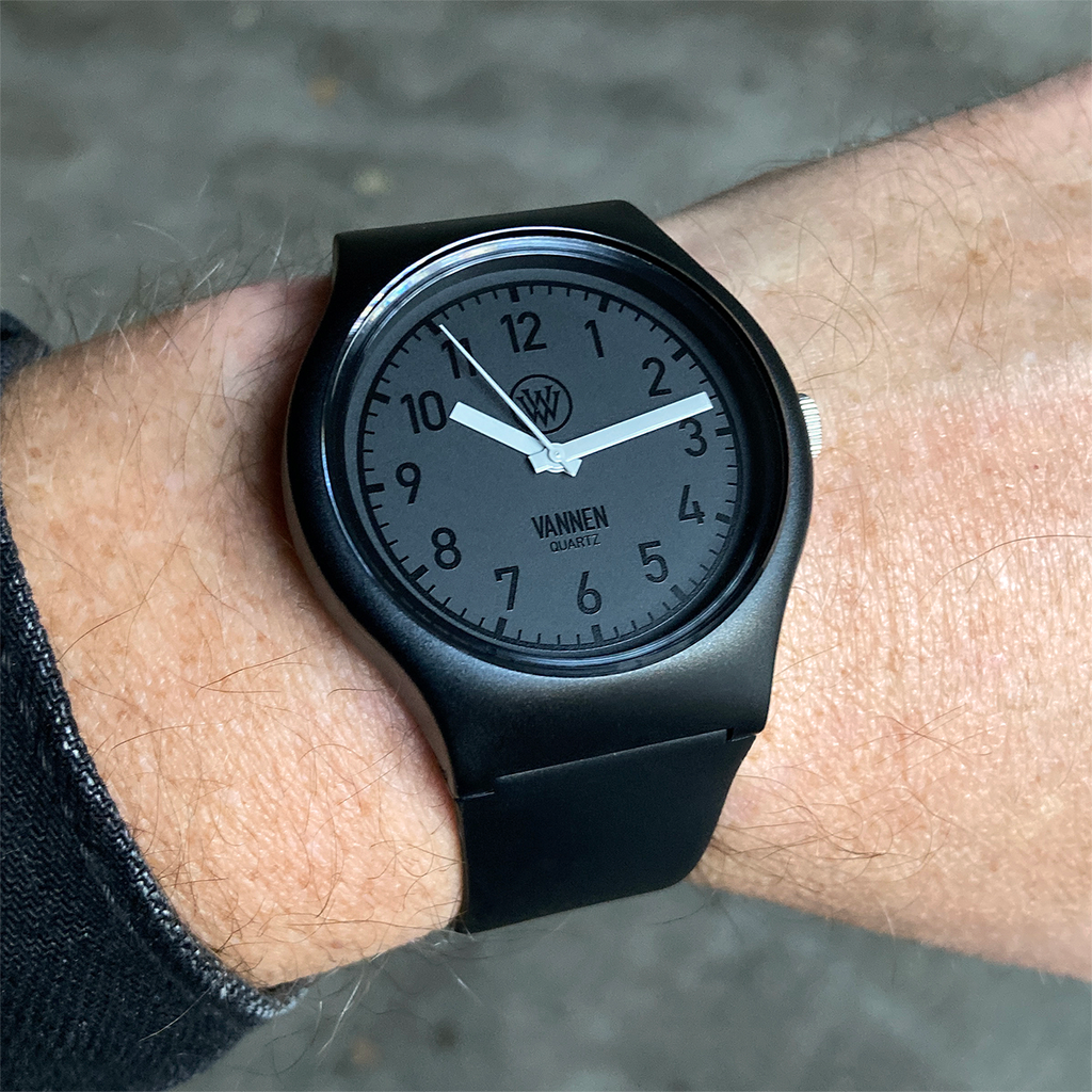 Matte Black Vannen Quartz Watch