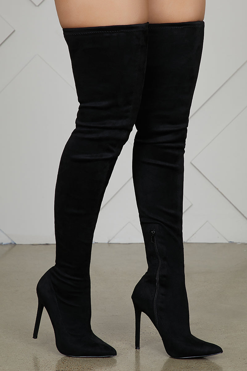 knee high boots in black