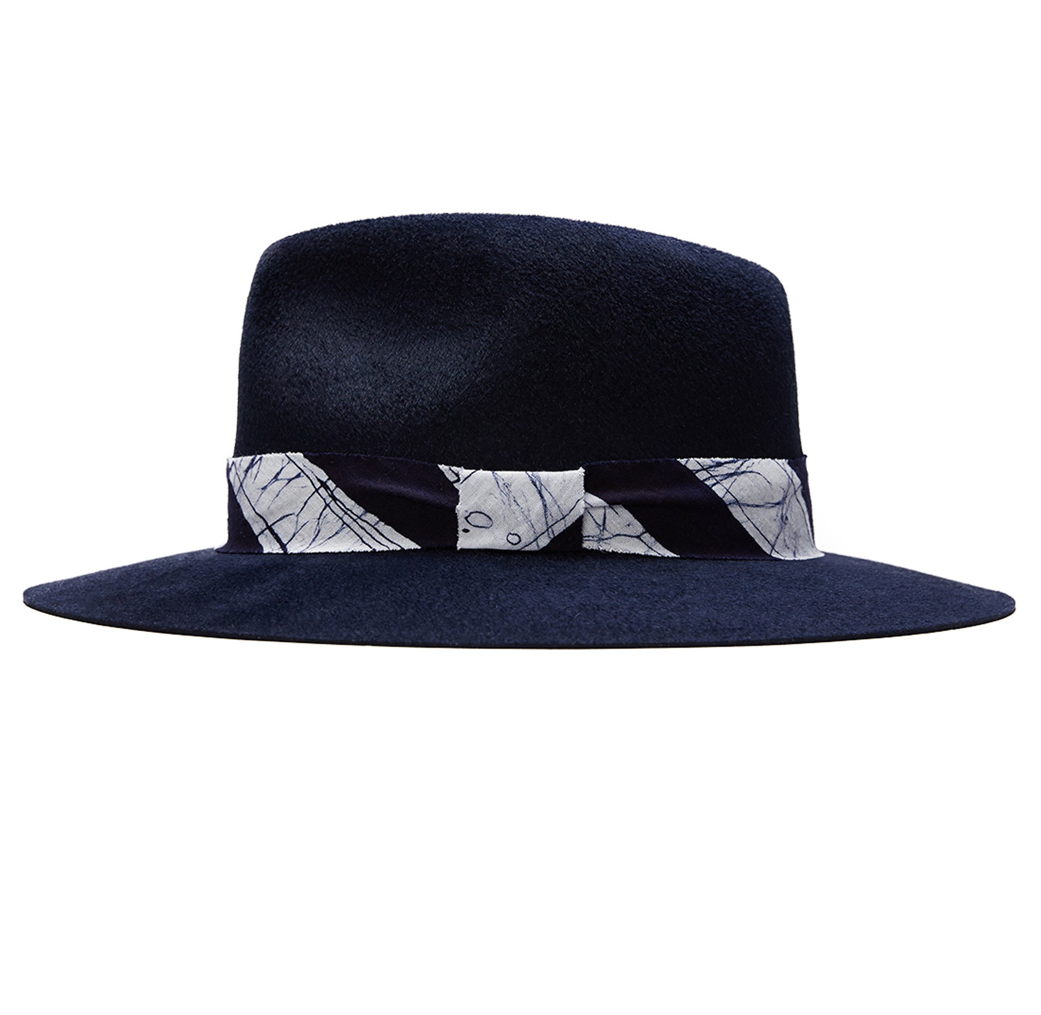 FEDORA WITH WIDE STRIPE PATTERN BAND