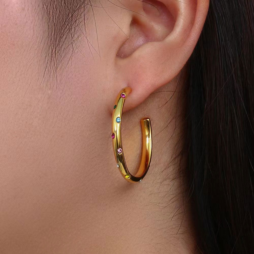 Se Elegant Multi Zirkonia Hoops 18K Guldbelagt hos Callisto Jewellery