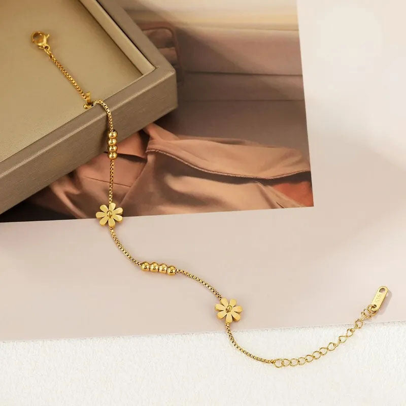 Se Marguerit Ankelkæde 18K Guldbelagt hos Callisto Jewellery