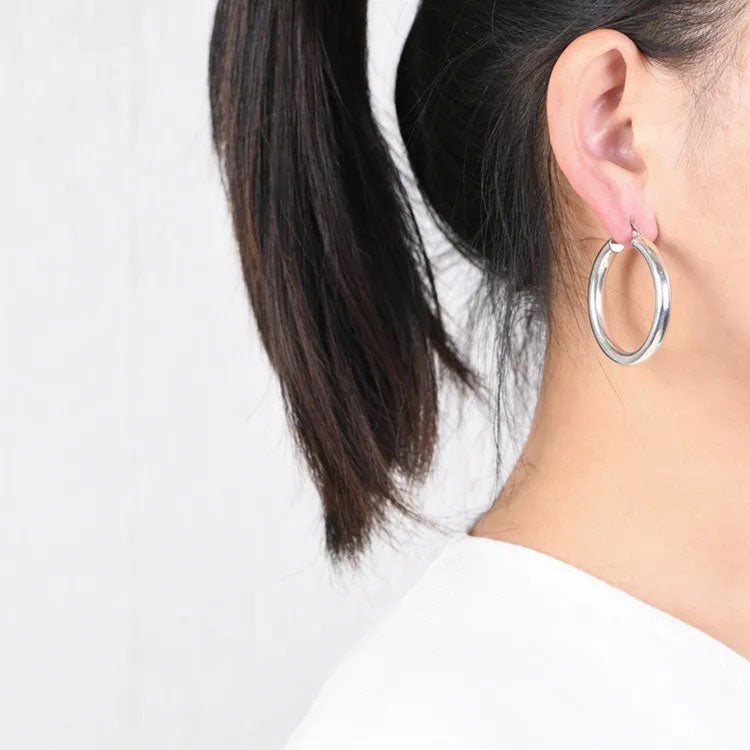 Se Runde Hoops hos Callisto Jewellery