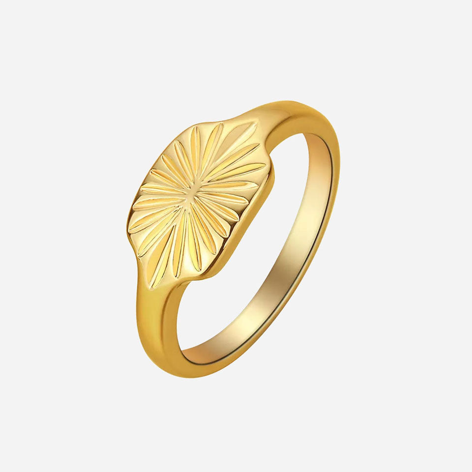 Se Sunray Ring 18K Guldbelagt hos Callisto Jewellery