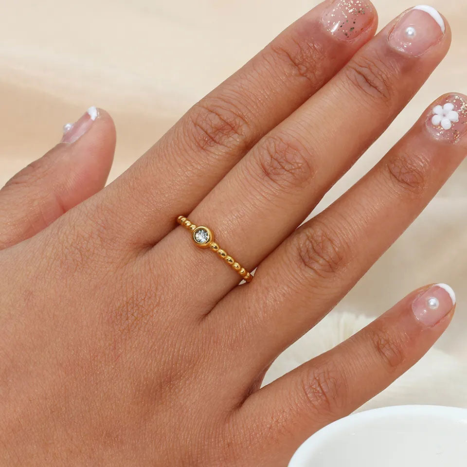 Se Beaded Crystal Ring 18K Guldbelagt hos Callisto Jewellery