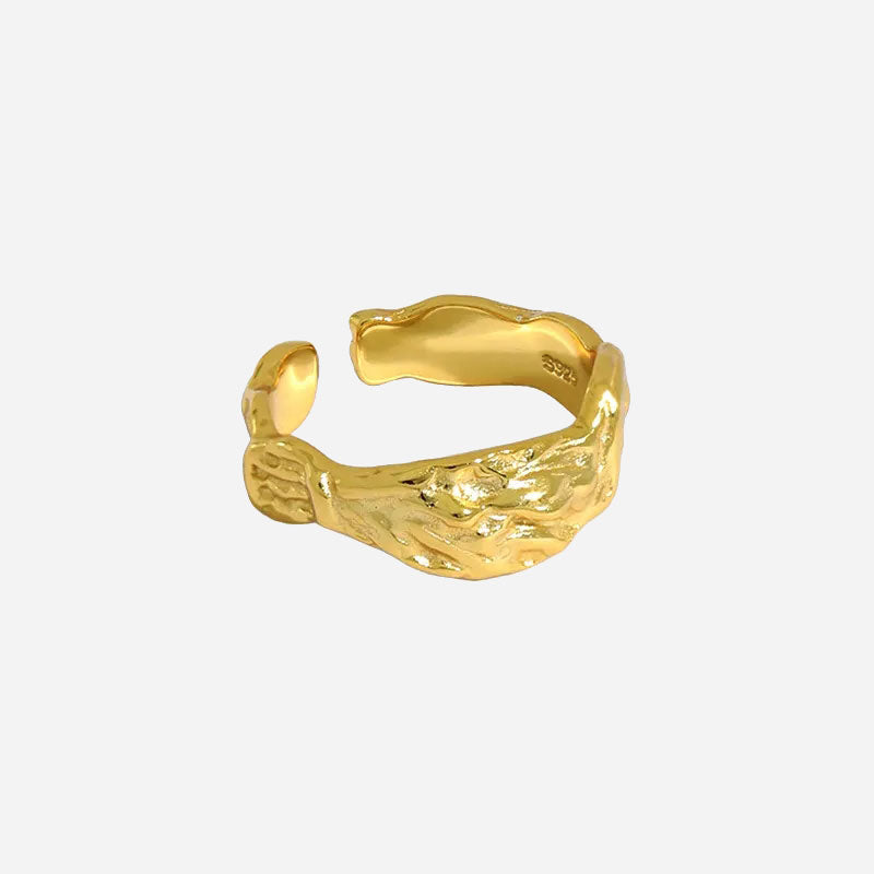 Se Hamret Ring 925 Sølv 18K Guldbelagt hos Callisto Jewellery