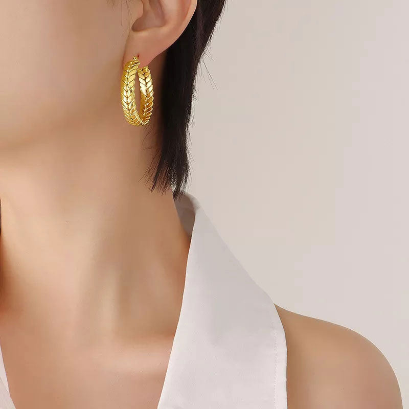 Se Wheat Hoops 18K Guldbelagt hos Callisto Jewellery