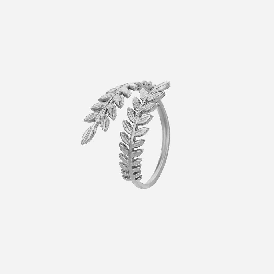 Se Silvery Leaf Ring hos Callisto Jewellery