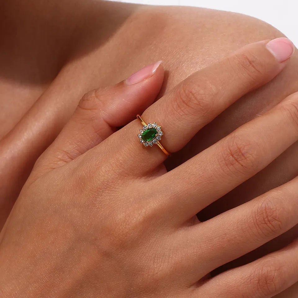 Se Floral Green Zirkonia Ring 18K Guldbelagt hos Callisto Jewellery