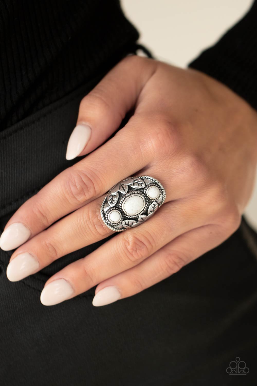 Paparazzi PALMS Up - White - Ring