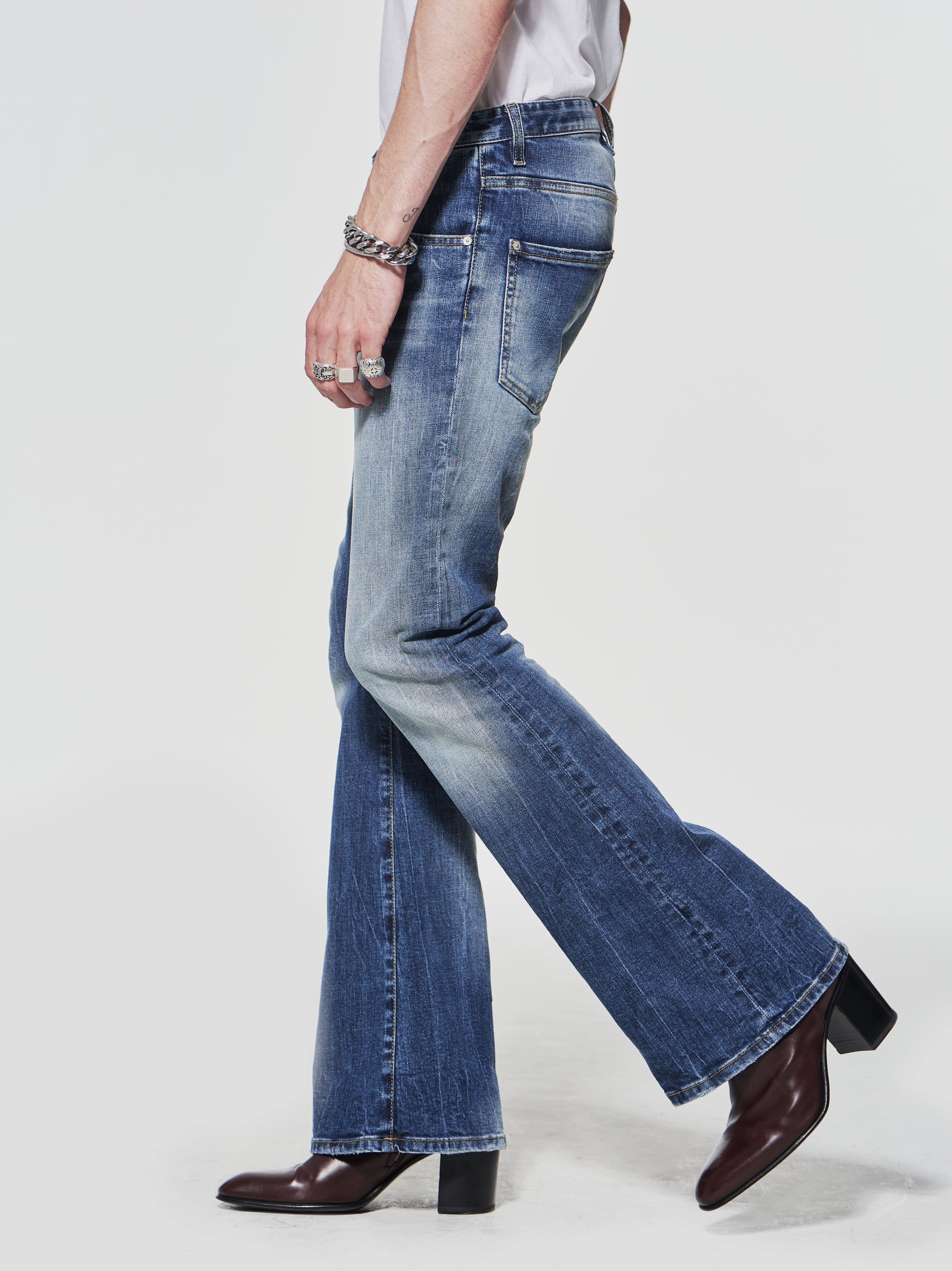 Bell bottom jeans on sale cavender's