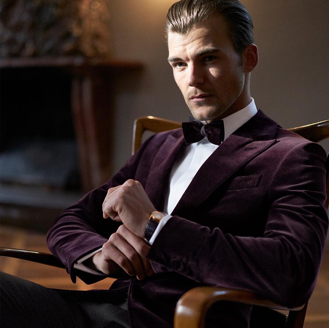 How To Look Elegant For A Black-Tie Event | Otaa