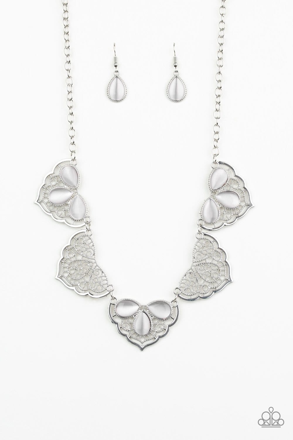 Paparazzi East Coast Essence White Moonstone Necklace