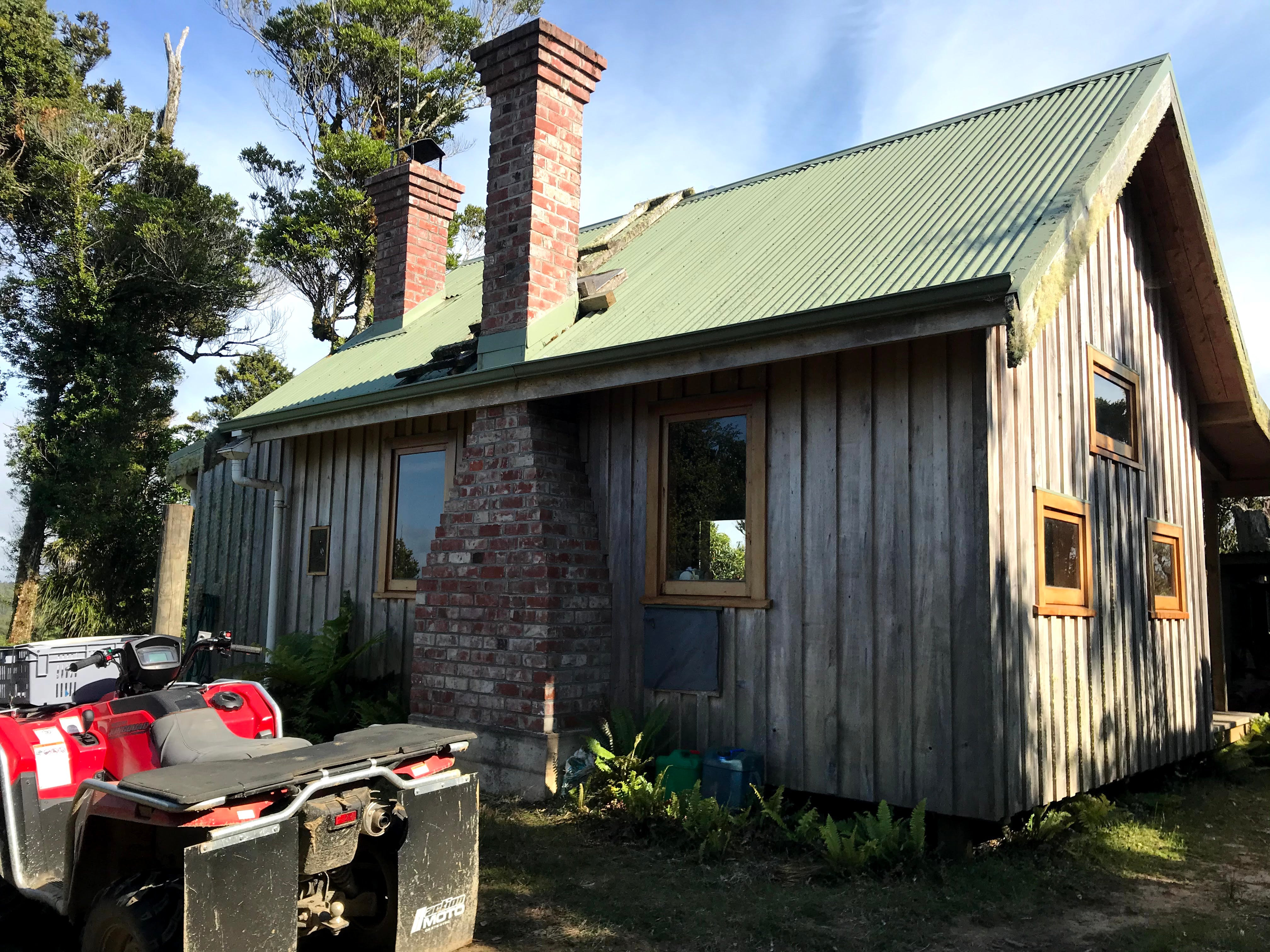 Bees & Trees Field Hut in New Zealand