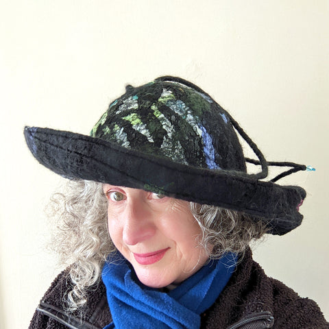 Brimmed hat in black with silk fabric - for Building Bridges