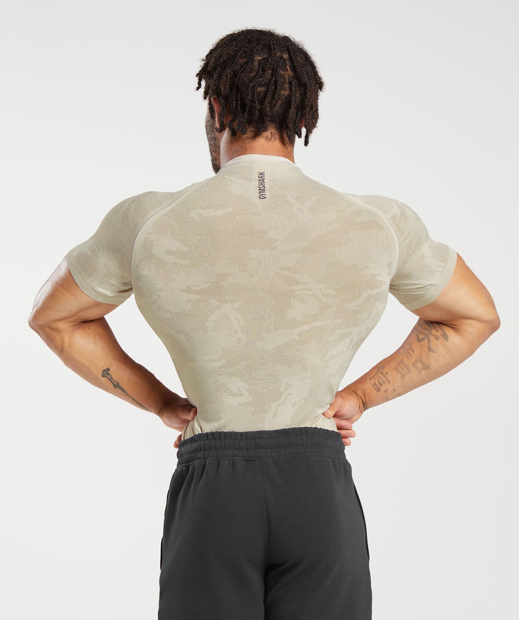 Geo Seamless T-Shirt in Pebble Grey/Cement Brown - view 2