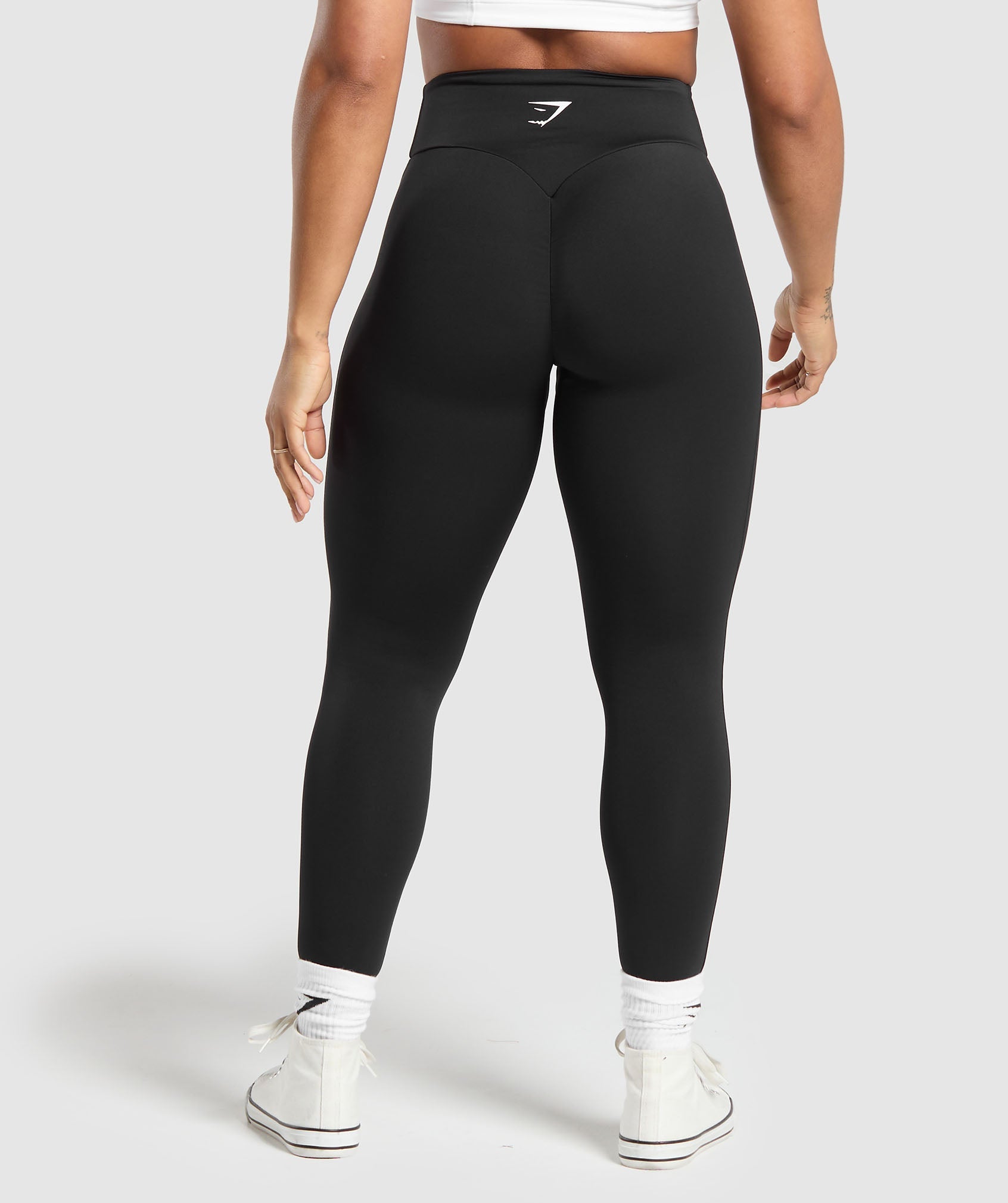 GS Power Short Leggings in Black - view 2