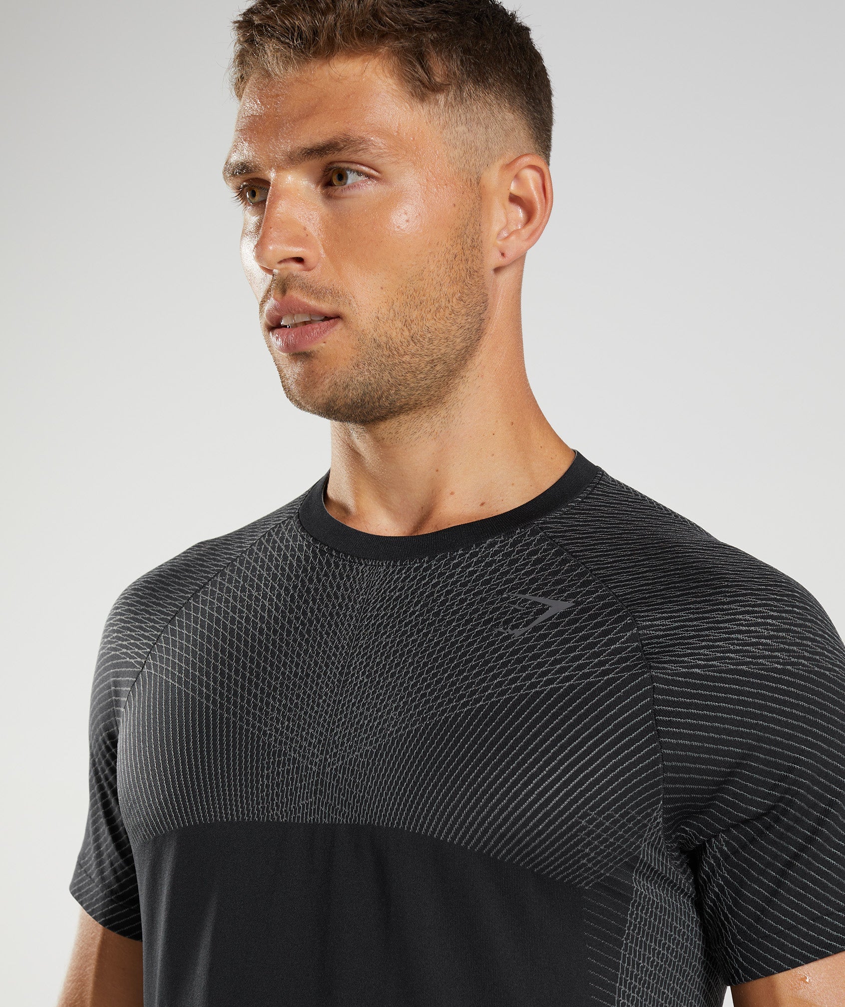 Apex Seamless T-Shirt in Black/Silhouette Grey