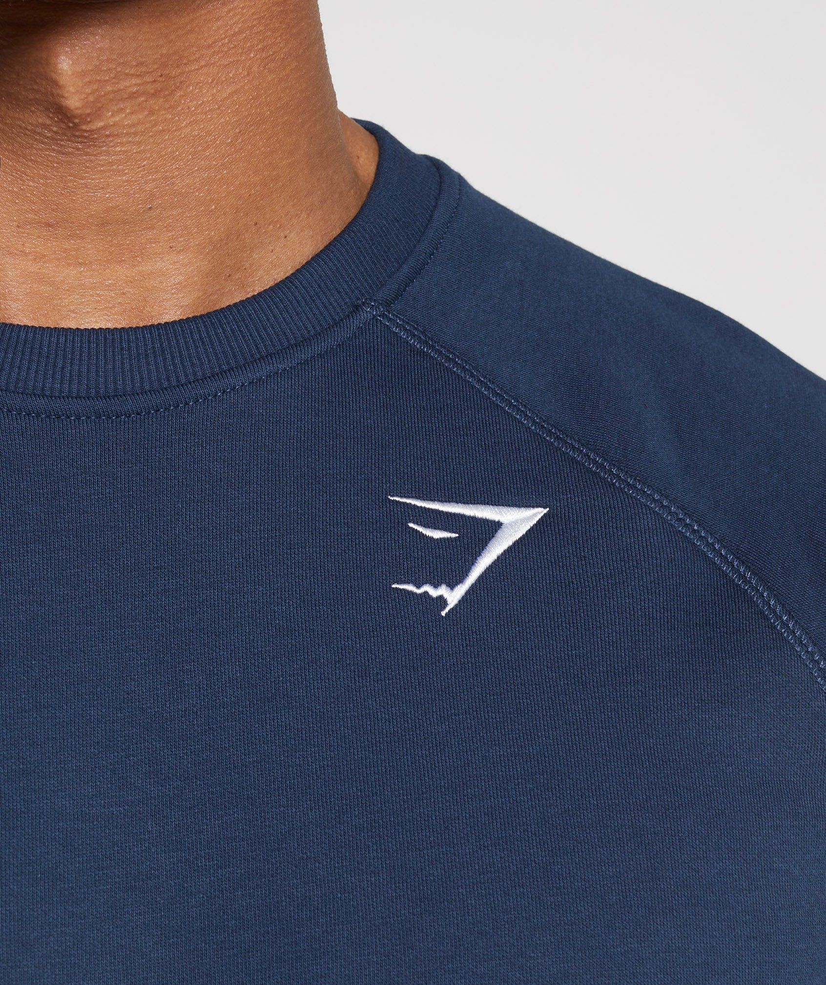 Crest Sweatshirt in Navy