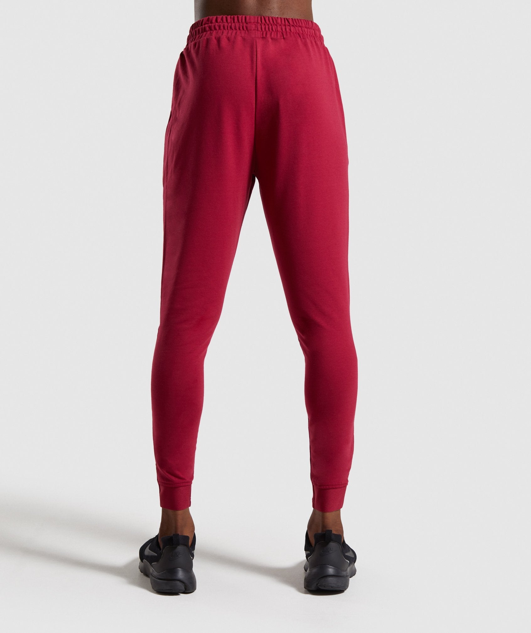 Critical Joggers in Claret