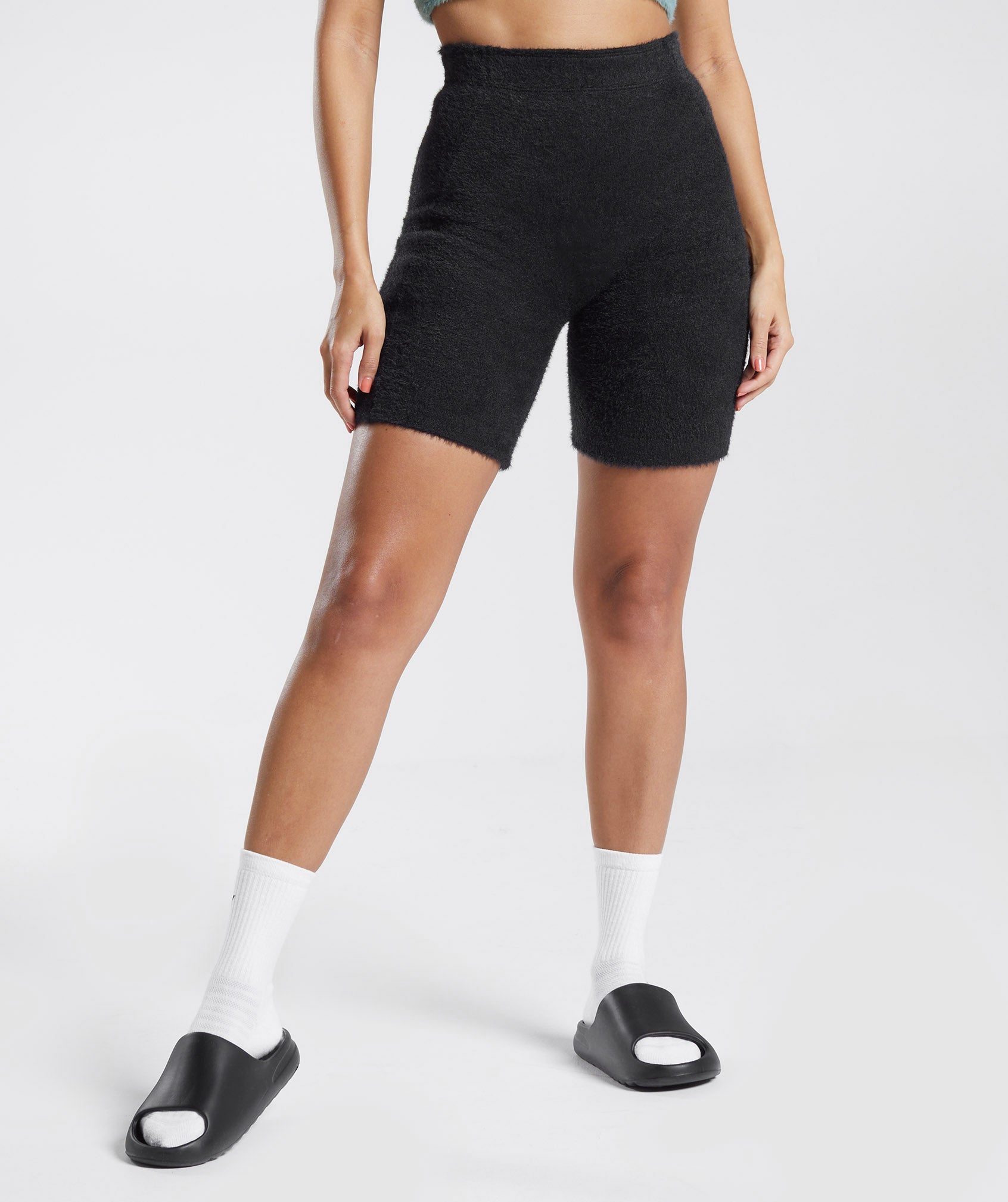 Whitney Eyelash Knit Shorts in Black is niet op voorraad