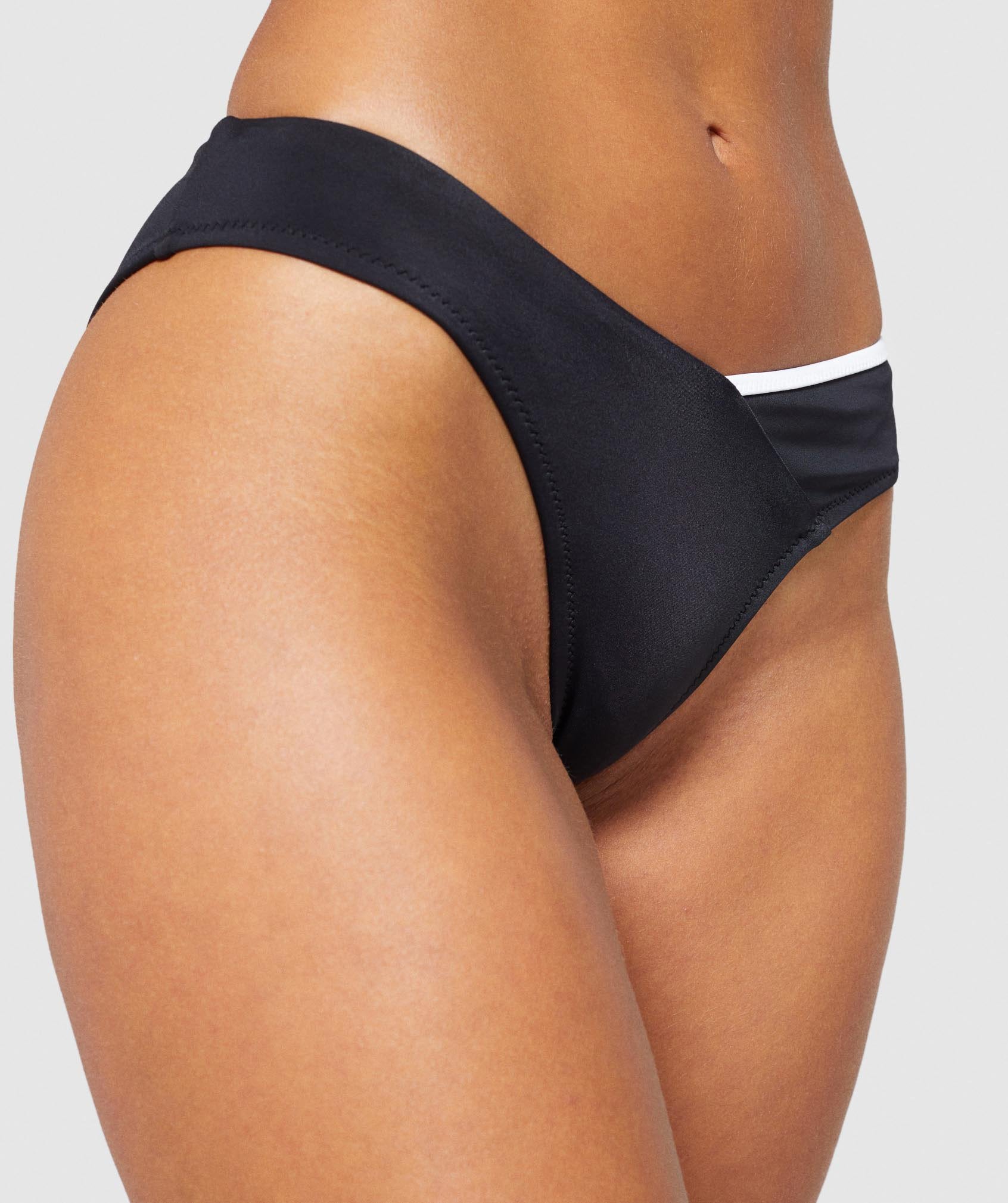 Gymshark Horizon Train Bikini Bottoms - Black Image D1