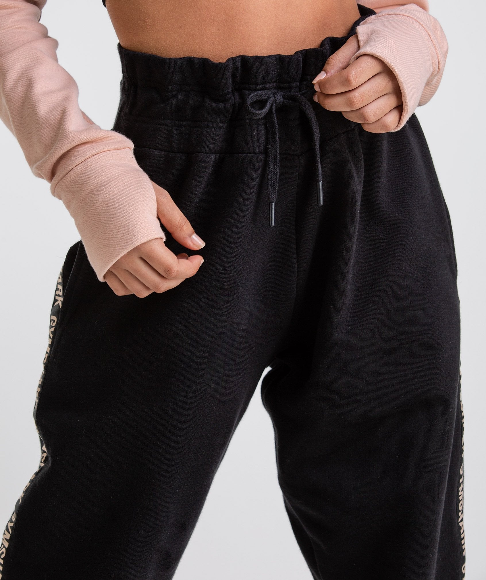 Oversized Joggers in Black - view 6