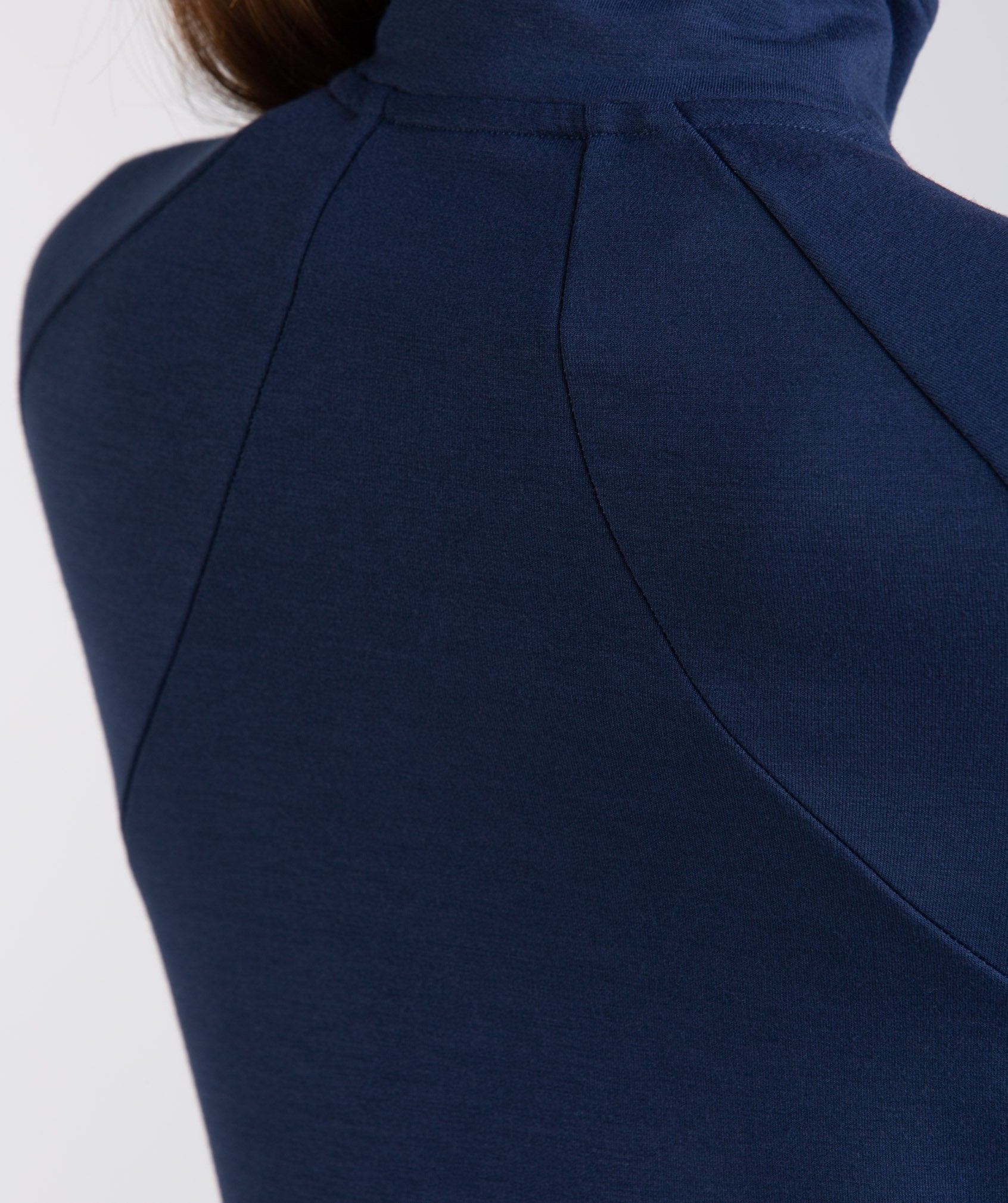 Fit Pullover in Sapphire Blue - view 4