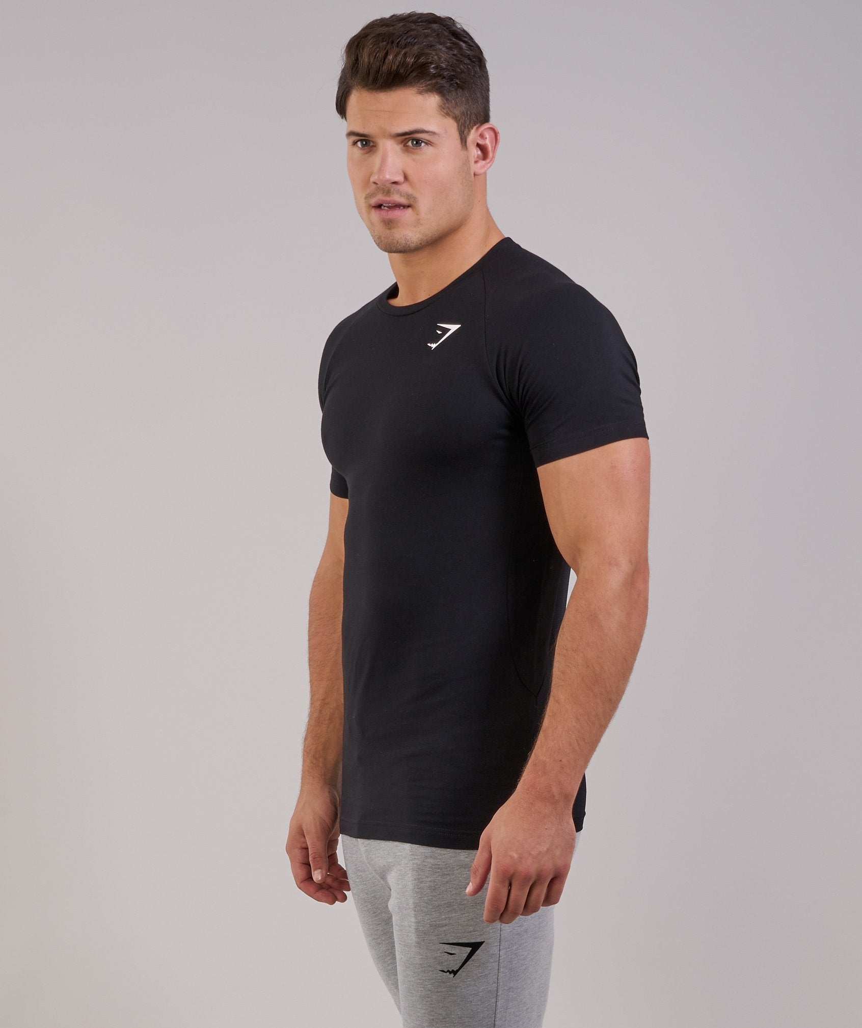 Form T-Shirt in Black - view 4