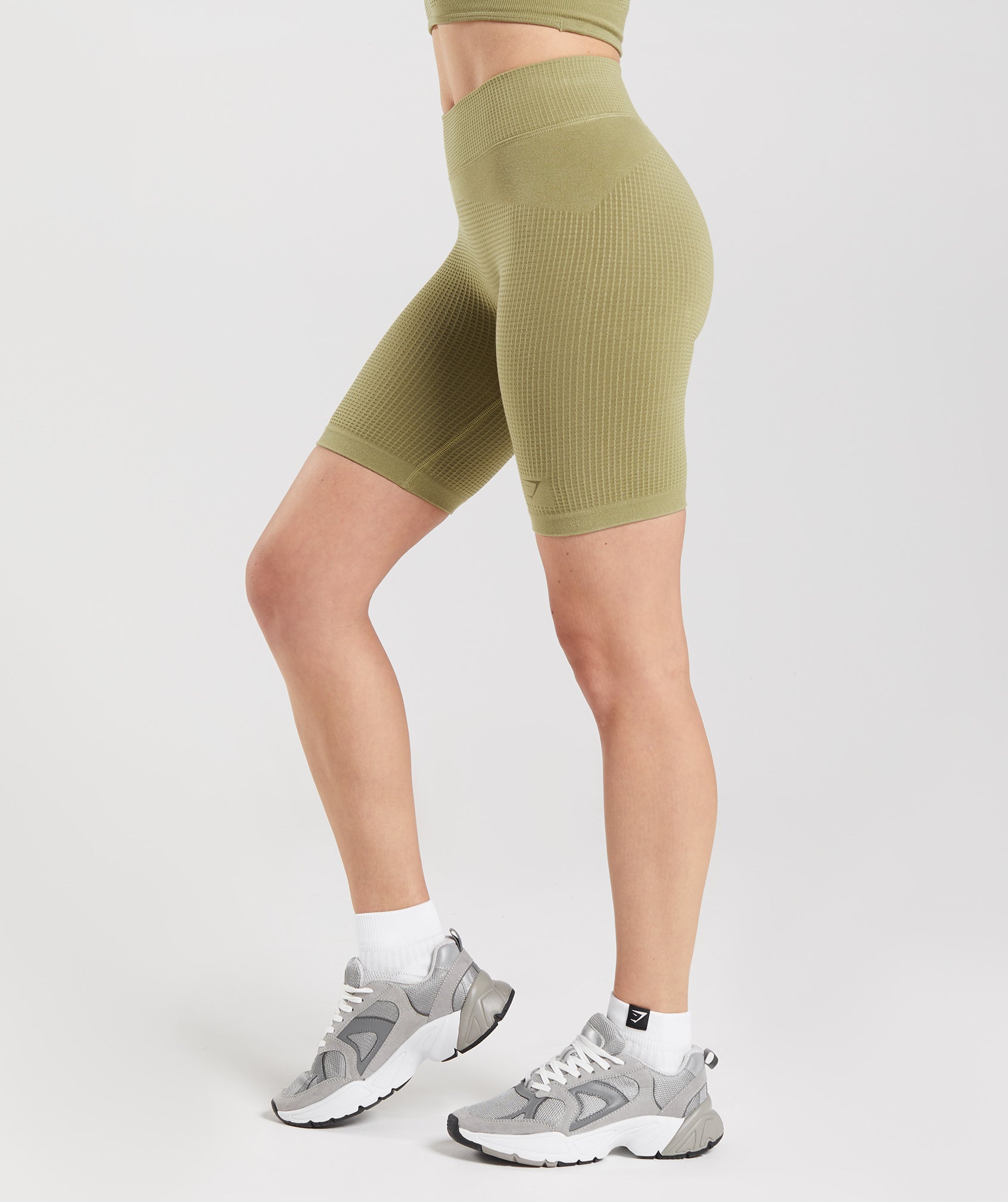 Pause Seamless Cycling Shorts in Griffin Green - view 3