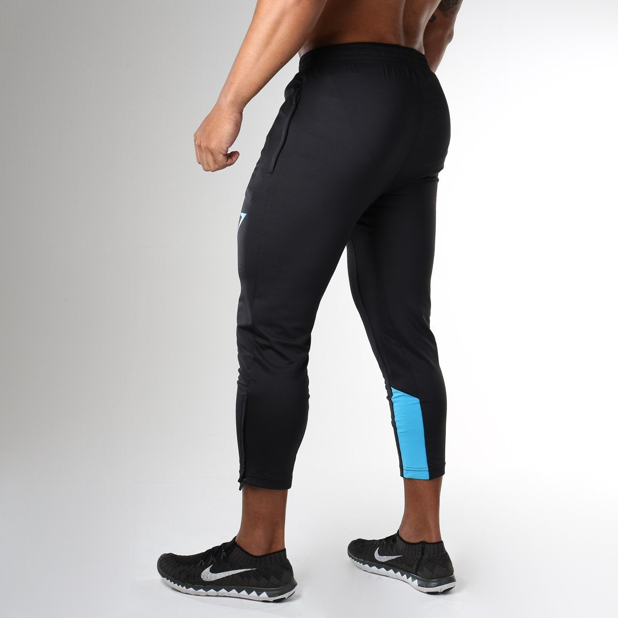 Reactive 3/4 Training Pant in Black/Blue - view 2