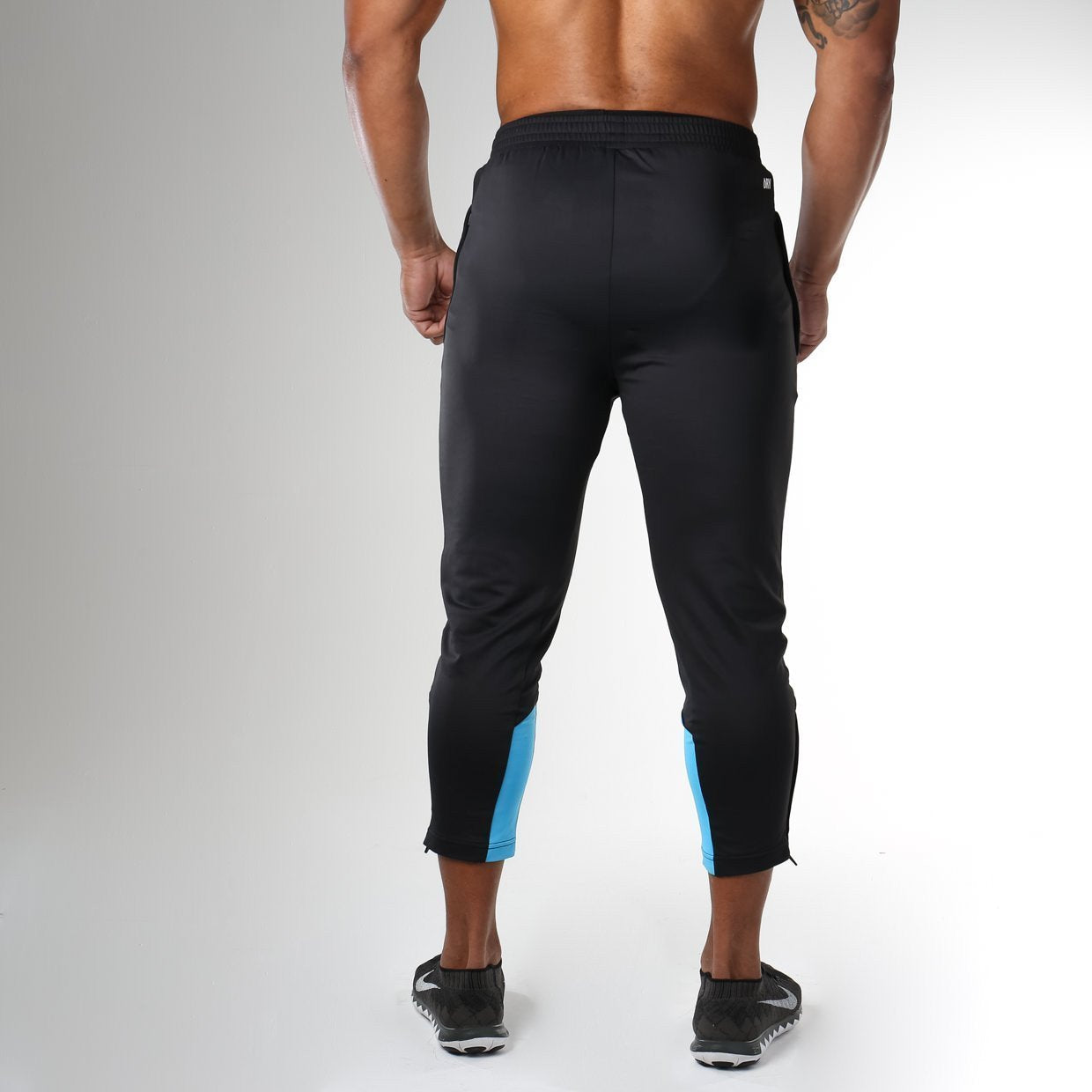 Reactive 3/4 Training Pant in Black/Blue - view 4