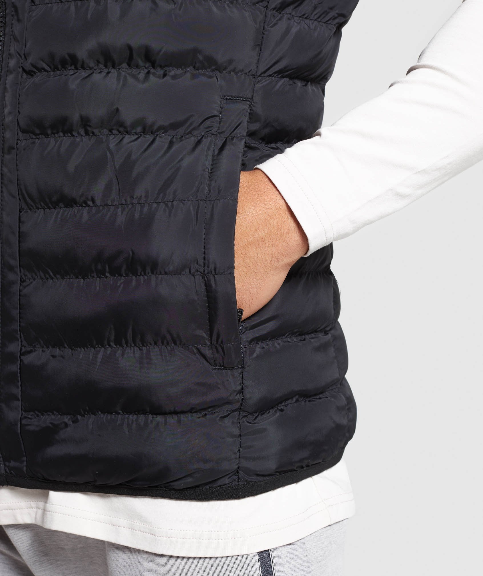 Sector Gilet V2 in Black - view 6