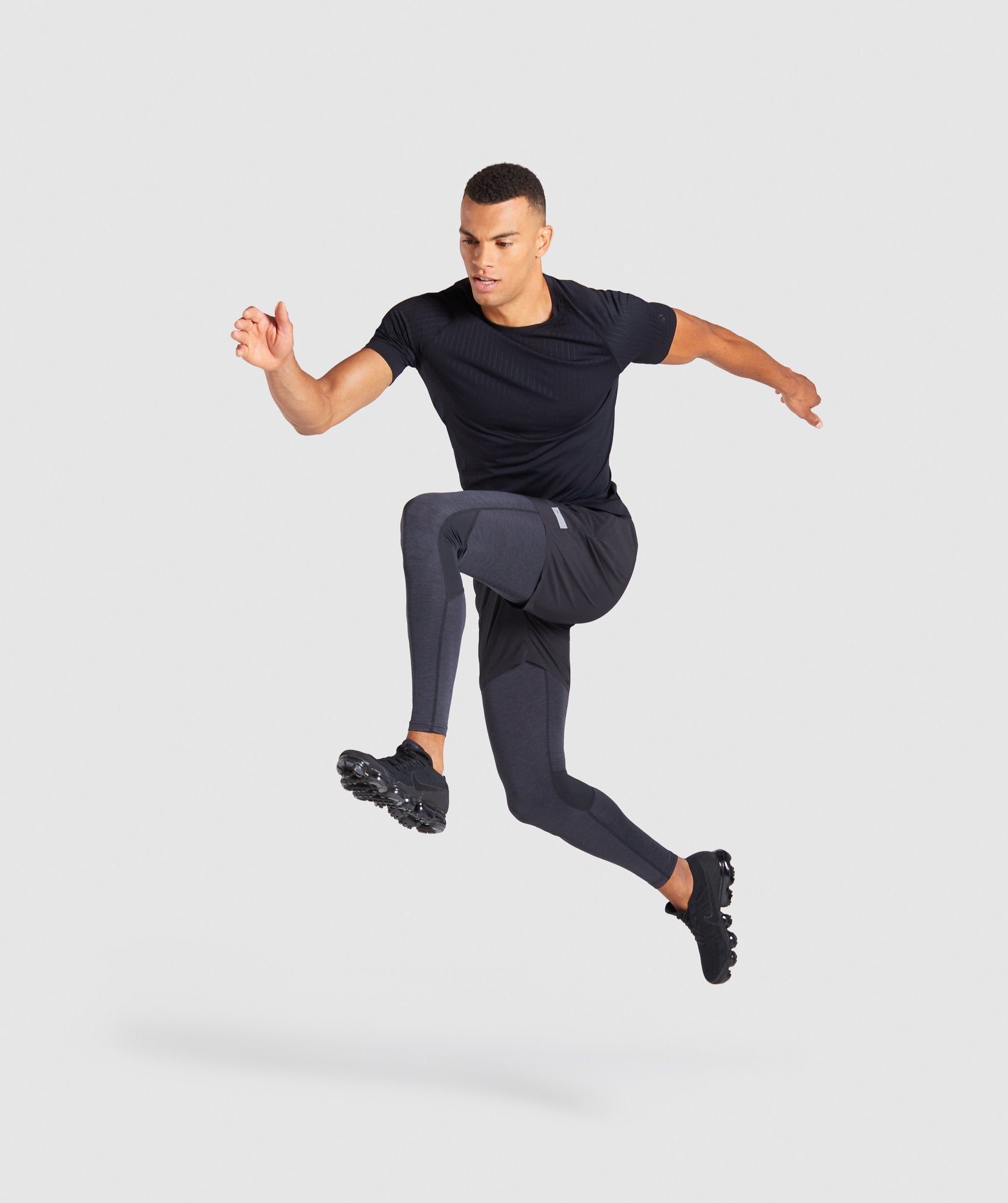 Superior Lightweight Seamless T-Shirt in Black - view 4